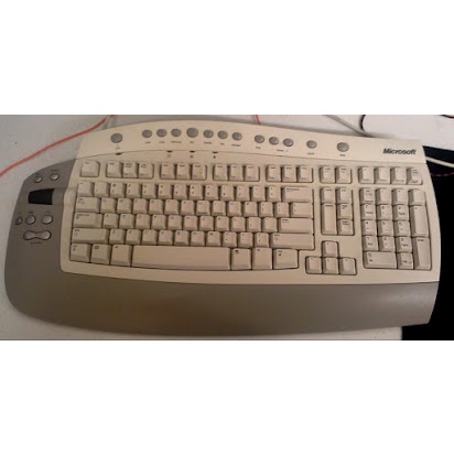 Teclado Microsoft RT9450 USB Office com botões de atalho e almofada de pulso ergonômic
