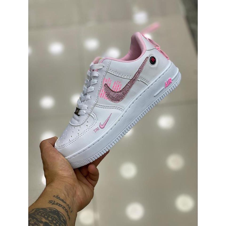 tênis oferta nike air force one branco Glitter rosa Aproveite