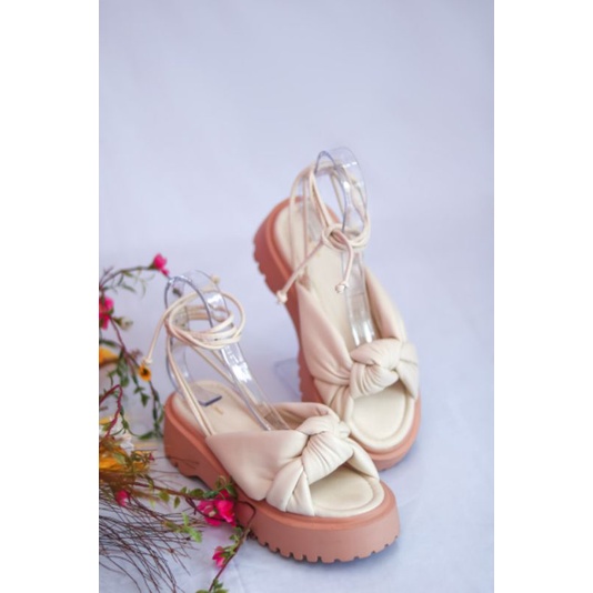 Sandalia flatform via store mia