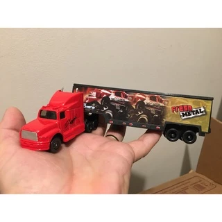 caminhão miniatura 10 rodas da Maisto tipo baú com cavalo e carreta Fresh Metal