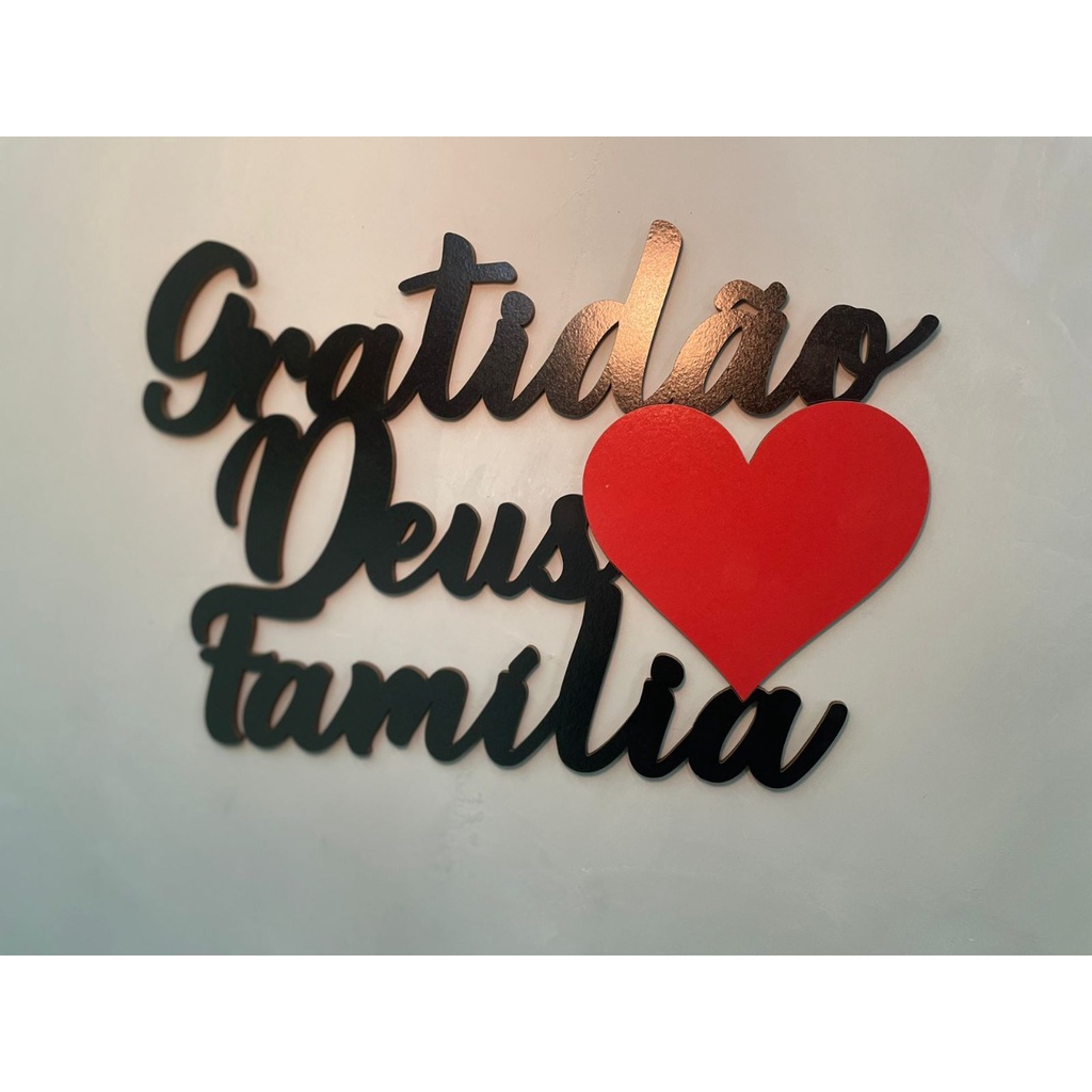 Quadro "Gratidão Deus Família" 29cm x 19,5cm Coração várias cores em mdf vazado de 3mm Decoração de Ambientes Sala Quarto Lavabo Estilo Papel de Parede Adesivo de Parede para sua Casa