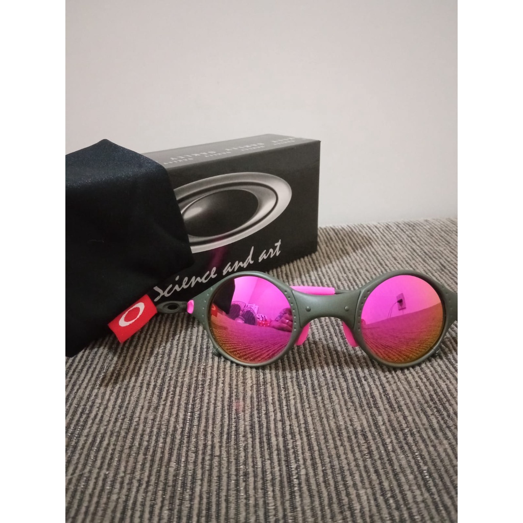 ⚠️ ESGOTADO ⚠️ . Lupa Oakley Juliet Xmetal com lente rosa e