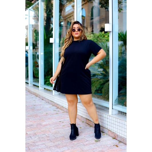 PLUS SIZE Vestido preto básico manga curta