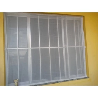 Tela Mosquiteiro 1,20 x 1,40 cm com fecho de contato costurado na tela e adesiva para por na janela