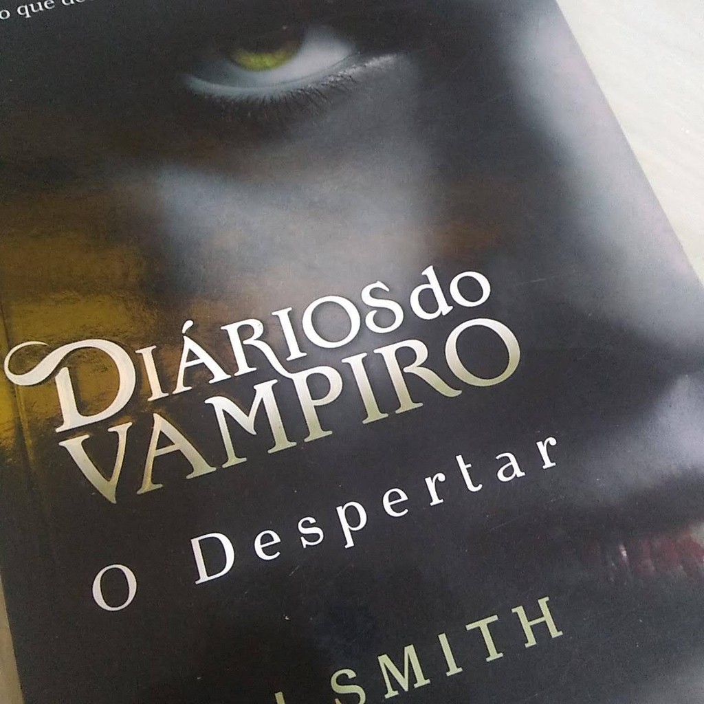 Livro - Diários Do Vampiro - O Despertar - Seminovo