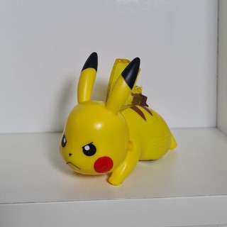 Brinquedo de plástico com base amarela, pokemon vermelho Pokedéx Rotom,  coleção McDonald's R$ 15,00 - Taffy Shop