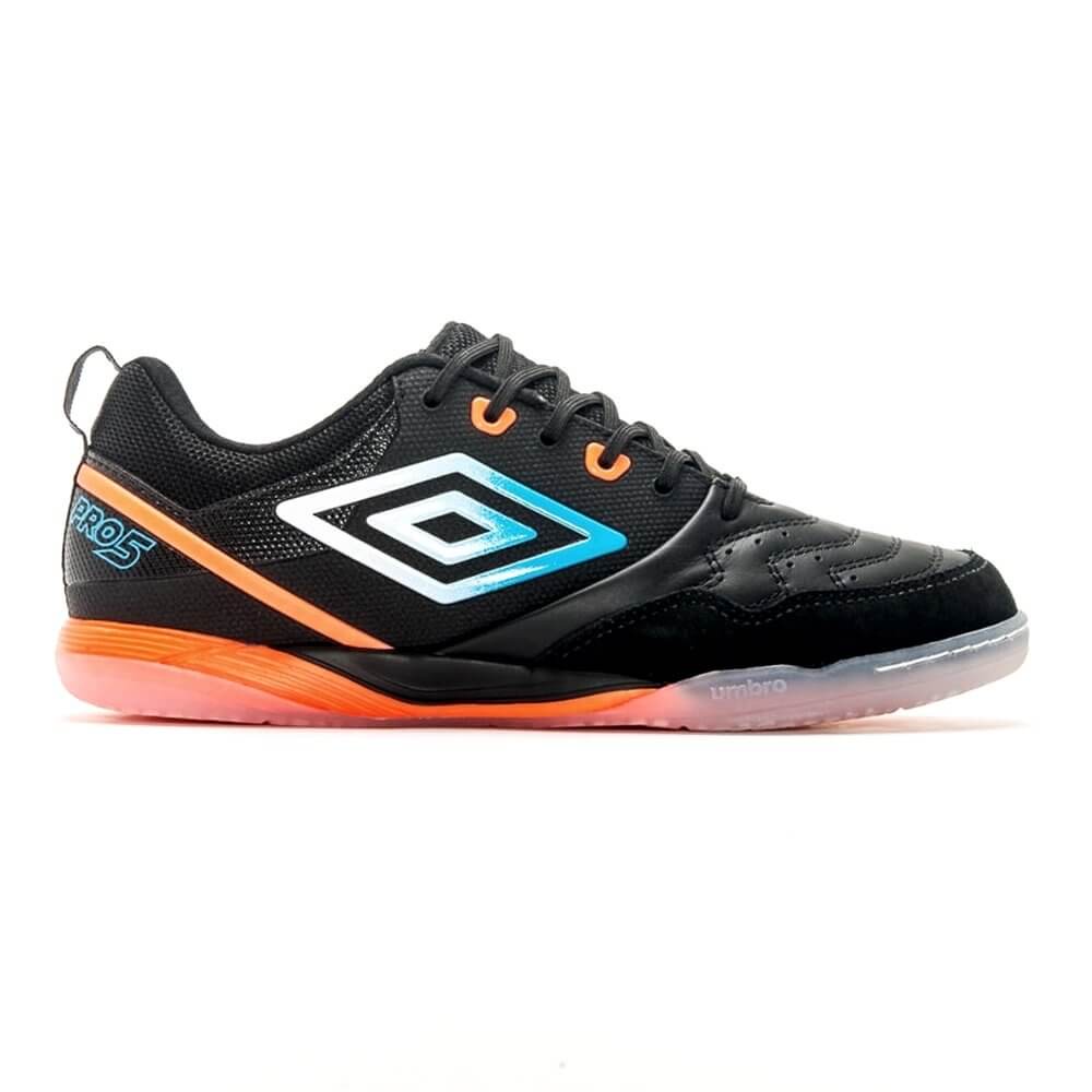 Tenis futsal profissional store umbro