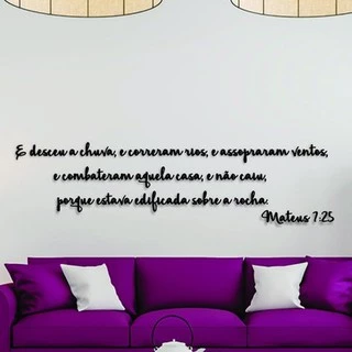 Versículo bíblico Mateus 7:25 personalizado em MDF para decoração, aplique de parede em preto fosco.