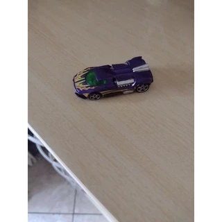 Carro Maelstrom roxo Hot Wheels