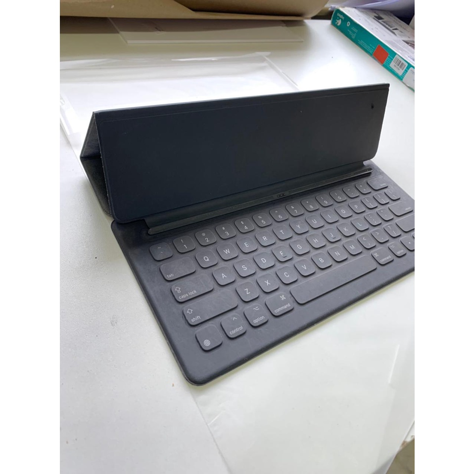 Teclado Smart Keyboard Apple Ipad Pro A 1636 Cinza - Vitrine