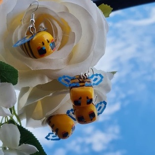 2 Brincos Abelha Mine Antialérgico Artesanal Biscuit Porcelana Abelhinha Amarelo craft Fofo Kawaii Aesthetic Cute