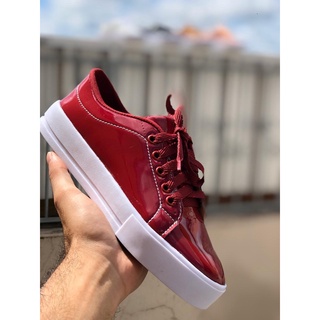 Tenis hot sale vermelho verniz