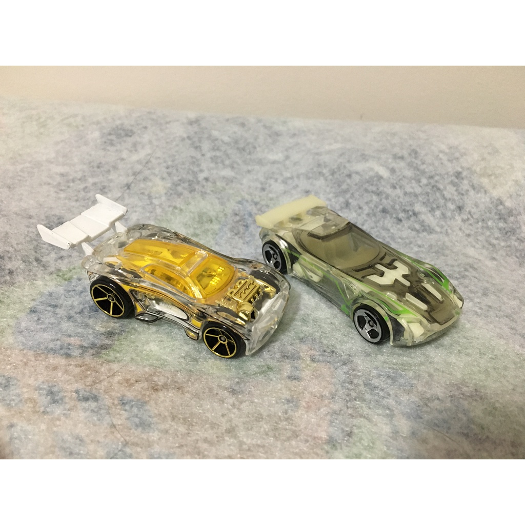 05 Carrinhos Hot Wheels Sortidos - Originais Sem Duplicidade - R$ 74,99