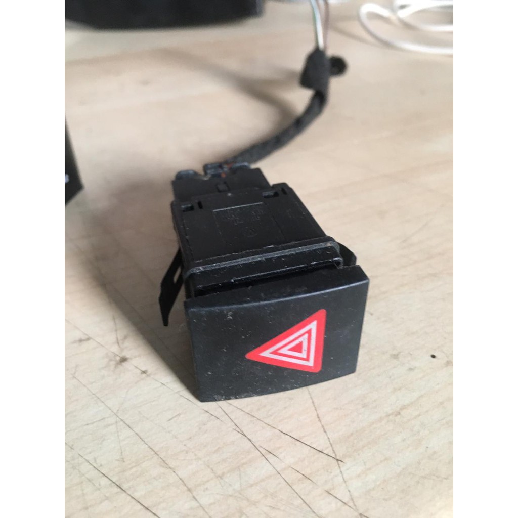 Botão Pisca Alerta Vw Polo 2003/2012 original