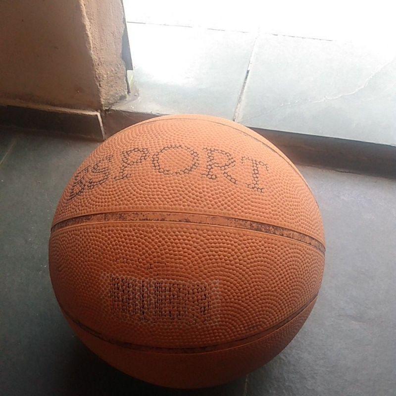 Bola de basquete tarmak em segunda mão durante 3 EUR em Fuenlabrada na  WALLAPOP
