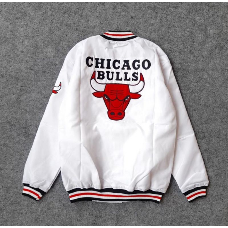 Casaco PUTIH Varsity Chicago Bulls Bordado Branco-Basquetebol