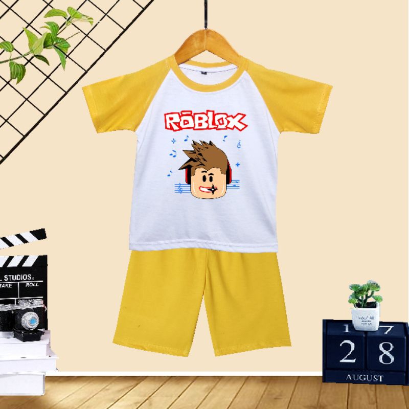 Roblox xmas t-shirt. em 2023  Camisetas de natal, Imagens de camisetas,  Adesivos para roupas