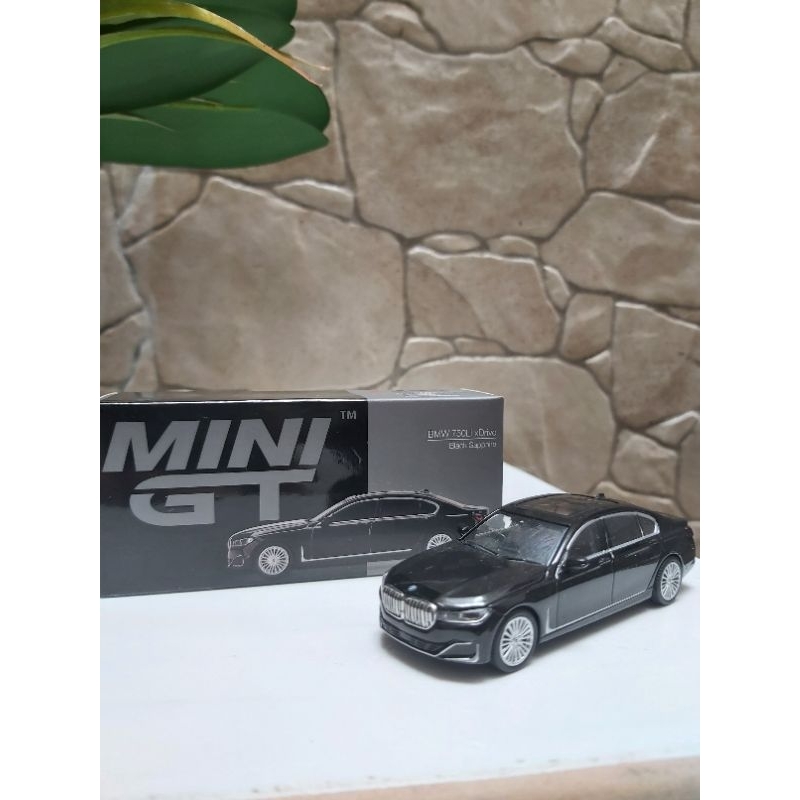 Mini GT BMW 750Li xDrive (Safira Preta) | Shopee Brasil