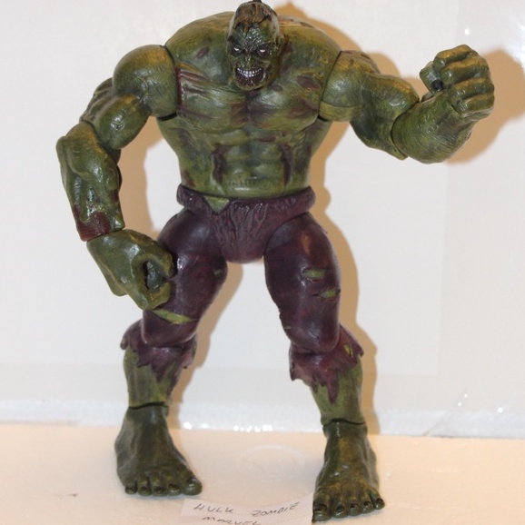 Zombie store hulk toy