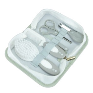 Kit Higiene E Cuidados Para Bebê com 5 peças - Tesourinha, lixa, cortado de unha, Escova e Pente de cabelo + Necessaire - Pimpolho