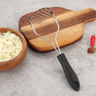 Amassador Espremedor Manual De Batatas E Legumes - Aço Inox Com Cabo Plástico