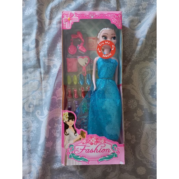 Boneca Frozen Elsa musical e com acessórios (30Cm)