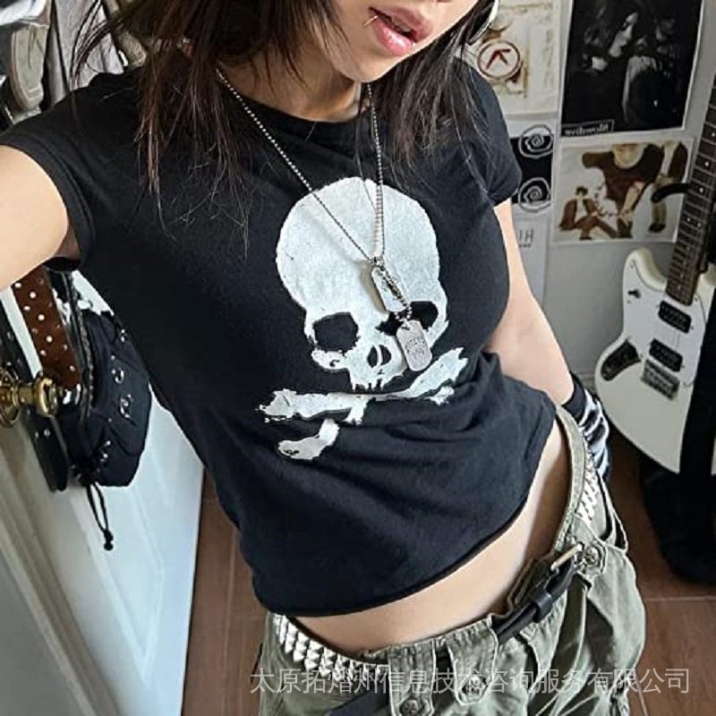 Camiseta Feminina Gótico Punk Skull Streetwear Tee 90s Camiseta Feminina Gótico Punk Skull Streetwear Tee 90s