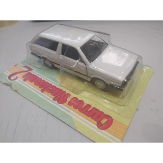 Miniatura VW Volkswagen Parati Branca ou saveiro customizada - Fricção