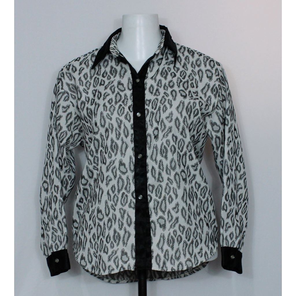 Camisa Plus Size Animal Print Preta e Branca