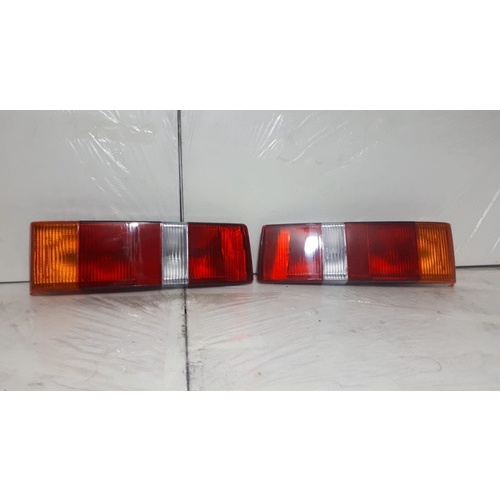 Lanterna Traseira Escort 87 A 92 Tricolor Par