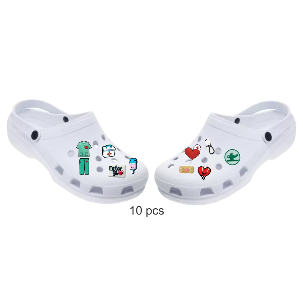 Kit com 10 unidades de pins botons crocs babuches saúde enfermagem ...