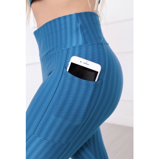 LEGGING FITNESS ACADEMIA 3D ROSA FLÚOR CÓS ALTO - MELHOR LOJA DE MODA  FITNESS DE JUNDIAÍ, TECIDOS NOBRES DE SECAGEM RÁPIDA E PROTEÇÃO UV.  MODELAGEM EXCLUSIVA E CONFECÇÃO PRÓPRIA