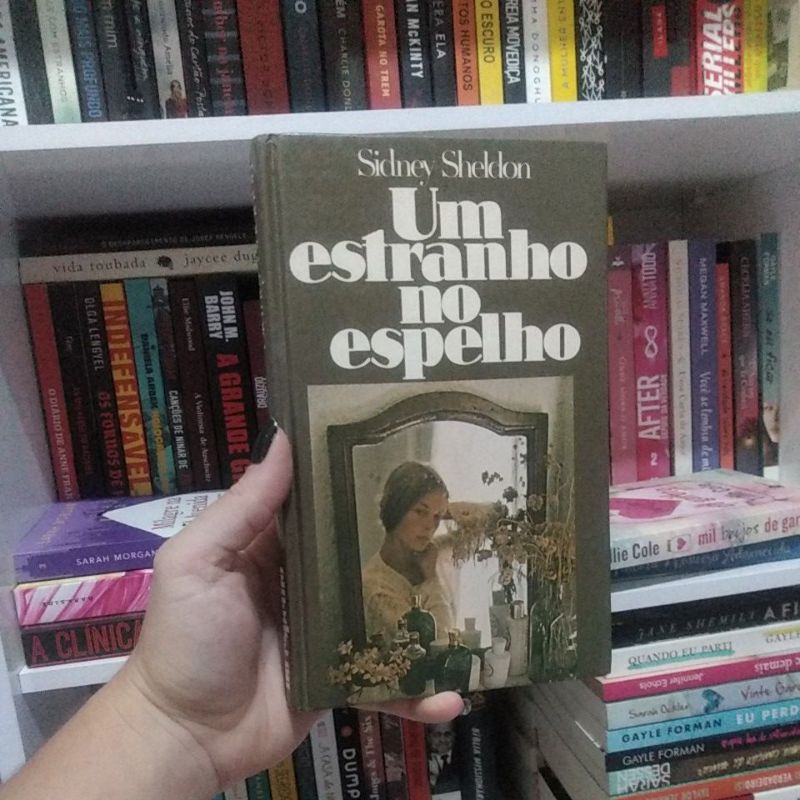 Um Estranho No Espelho Sidney Sheldon Shopee Brasil 9297