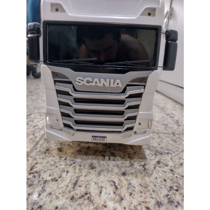 Caminhão Scania S Escala 1/14 - MDF 58C x 24,5L x 30h