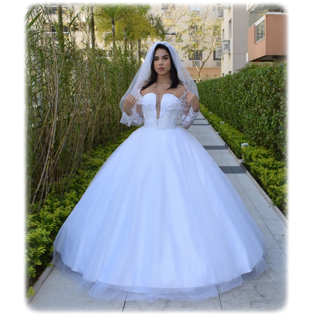 Vestido de Noiva em Tule Branco Modelo Princesa Busto Bordado e Costas  Transpassadas