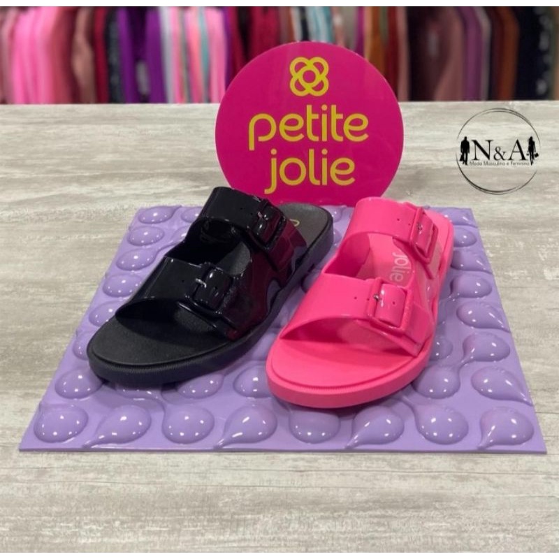 There's no way not to fall in love with these Petite Jolie sandals. Perfect  for a walk to your favorite places. #petitejolie…