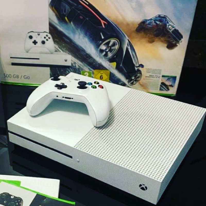 Xbox one s 500gb 1 controle e 1 jogo