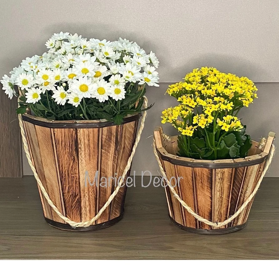 kit 2pçs Vaso Cachepô Baldinho 22x15cm e 20x20cm Simbídio e Crisântemo em Madeira