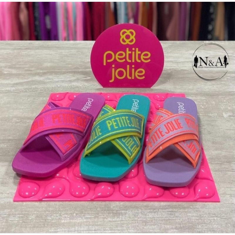 There's no way not to fall in love with these Petite Jolie sandals. Perfect  for a walk to your favorite places. #petitejolie…