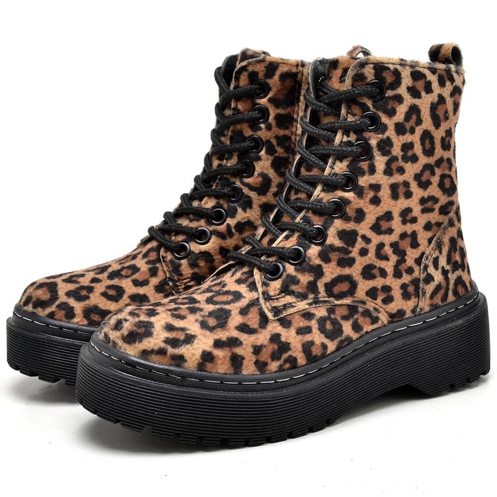 Bota hiking tratorada sales animal print