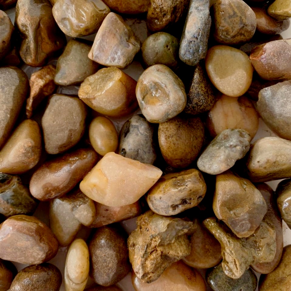 Pedra Natural Seixo De Rio - 1 kg - para Ornamentação Diversos Tamanhos para Vasos de Flor Pedra de Jardim - Paisagismo