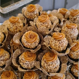Forminhas Para Doces de luxo Modelo Princesa 50 Un Ideal para brigadeiros e demais doces Ju Fiori