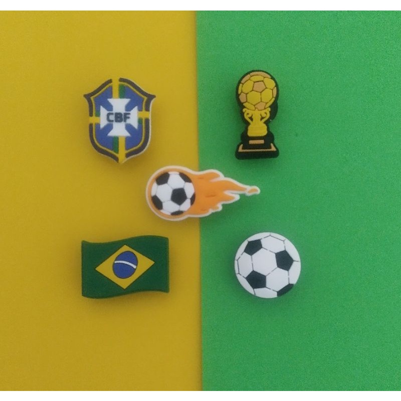 Placa Decorativa MDF Jogador de Futebol Chute a Gol 30x40cm