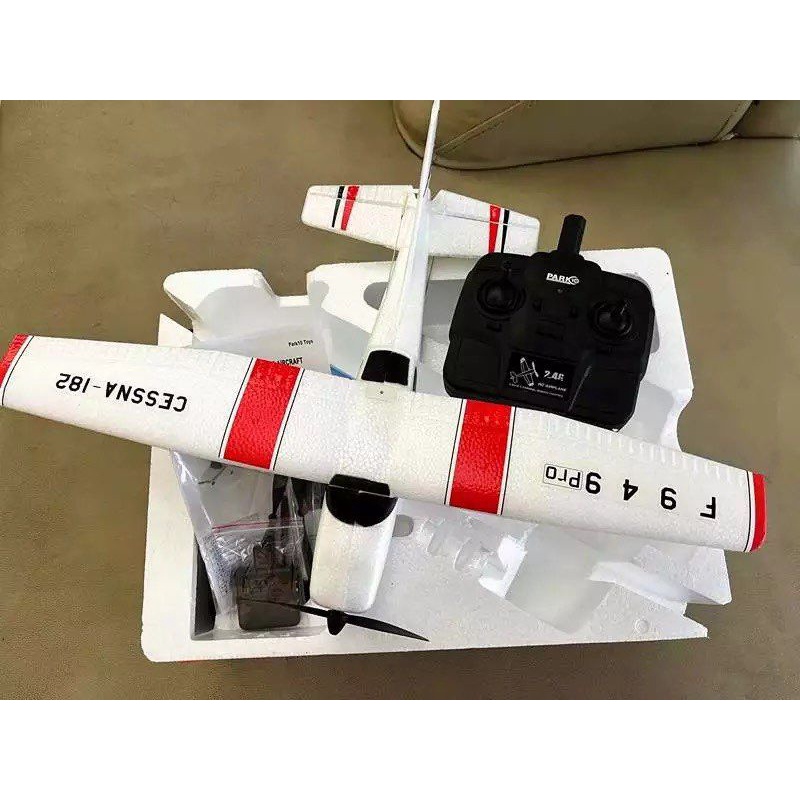 Avião de controle remoto, avião de controle remoto de espuma 2.4Ghz,  quadcopter, modelo de avião de brinquedo recarregável para presente com  rotação de 360° e luzes, com câmera aérea, 2 baterias, adequado