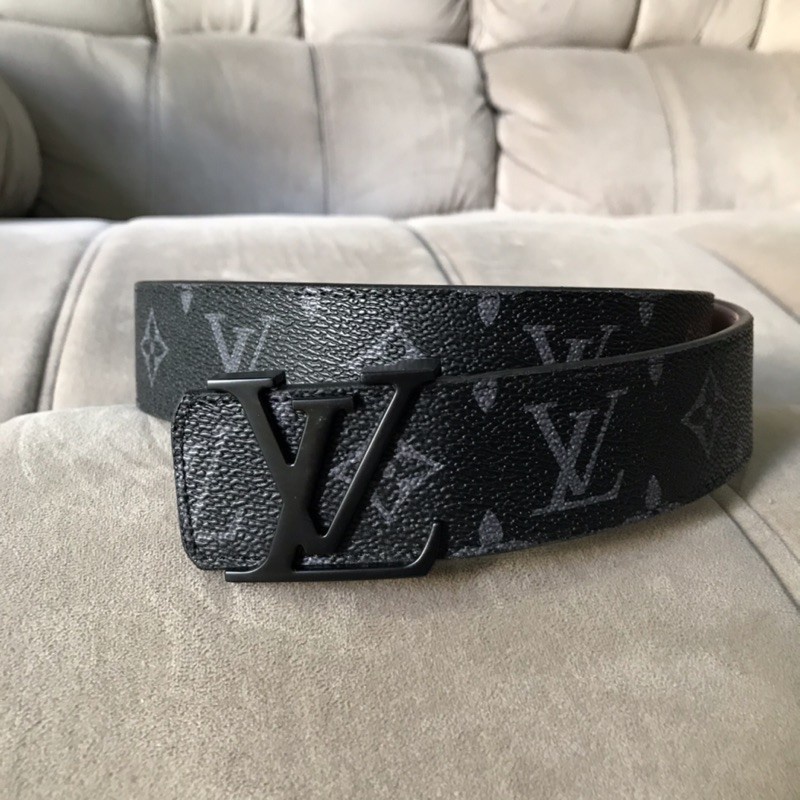 Cinto Louis Vuitton Initials Preto