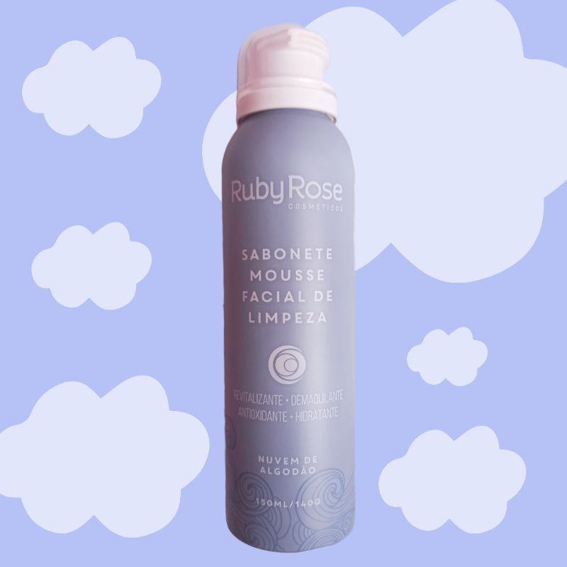 Mousse facial de limpeza nuvem de algodão.