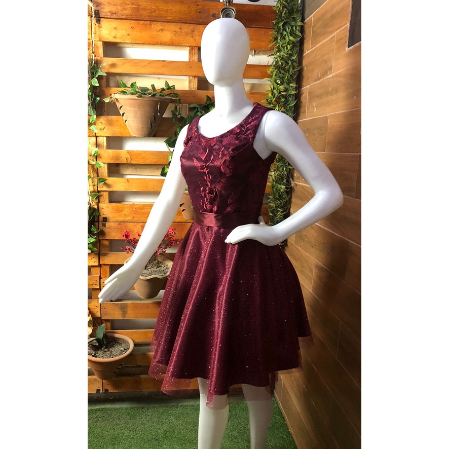 Vestido de store formatura curto vinho