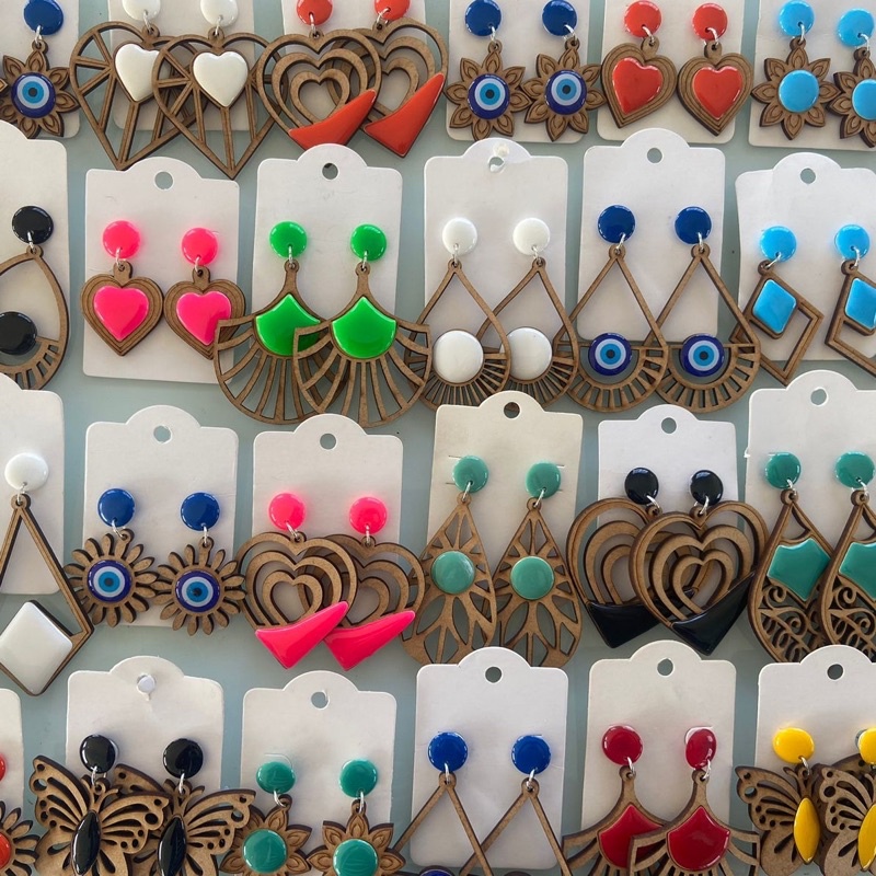 Kit 10 pares brincos MDF com resina sortidos coloridos femininos