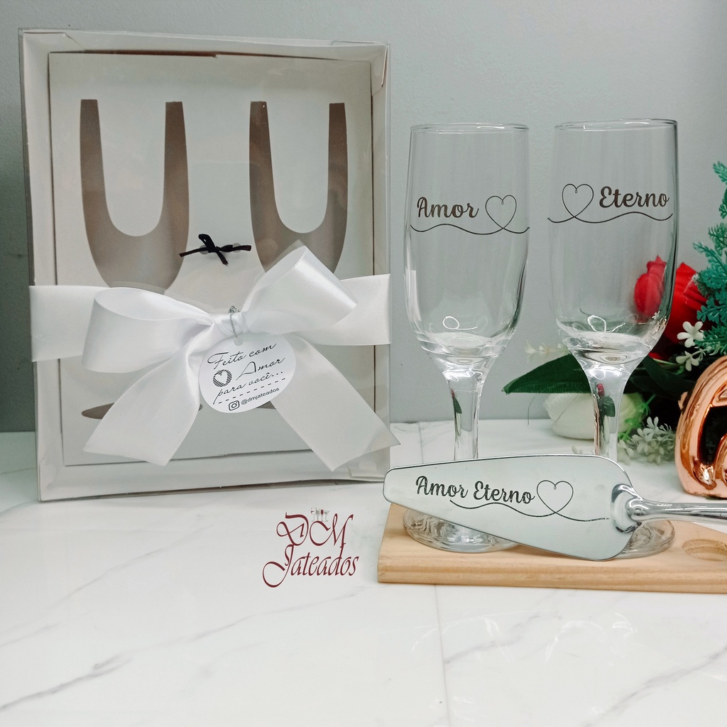 Kit com Caixa + espátula + 2 Taças / Noivos/ Casamento/Noivado