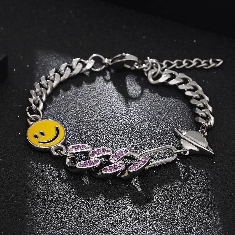 Pulseira Ice Smile cravejada Saturno Planeta Sorriso Tendência Premium